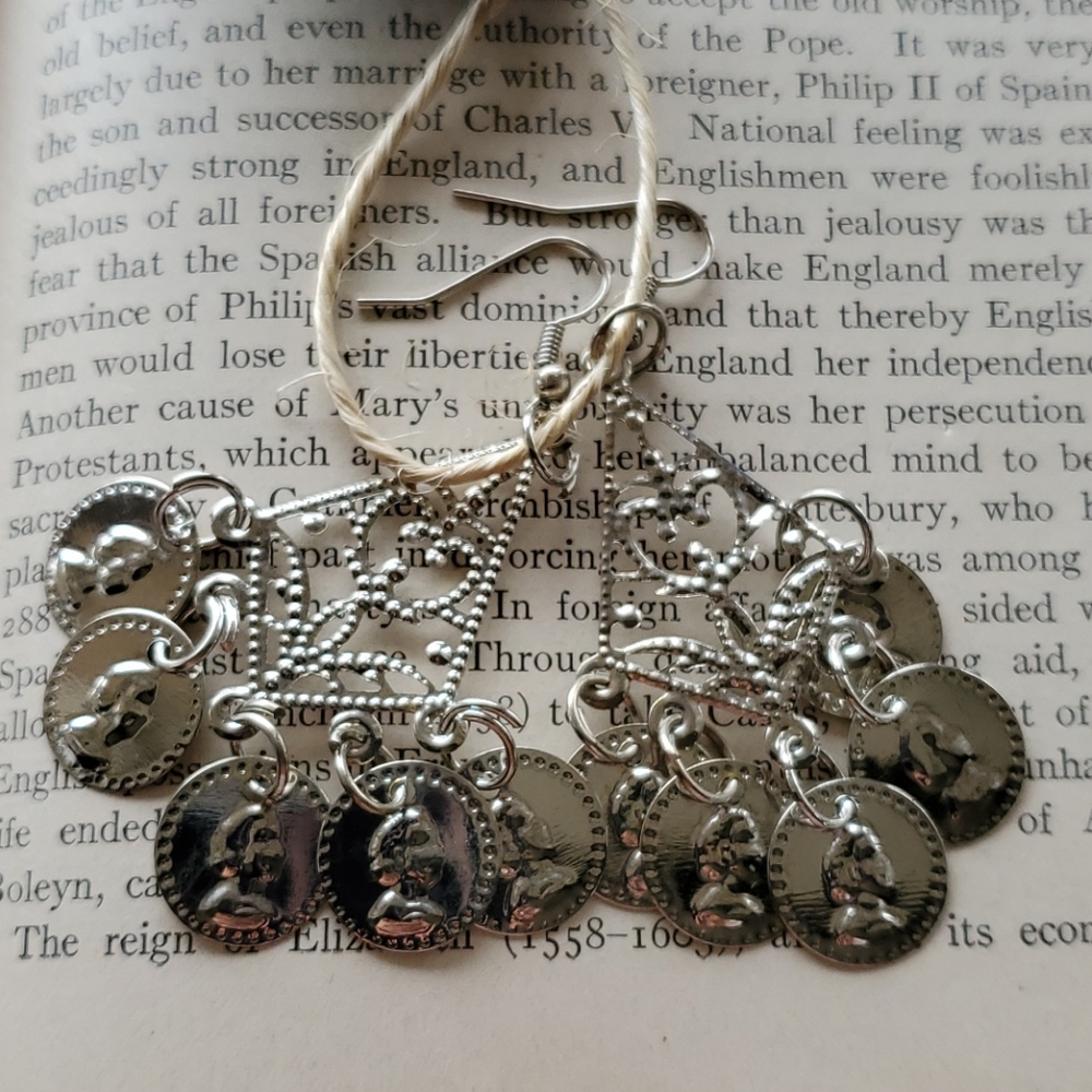 Dangling earings
